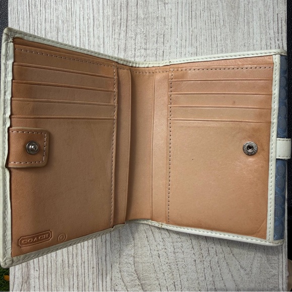 Coach Wallet - Picture 5 of 8